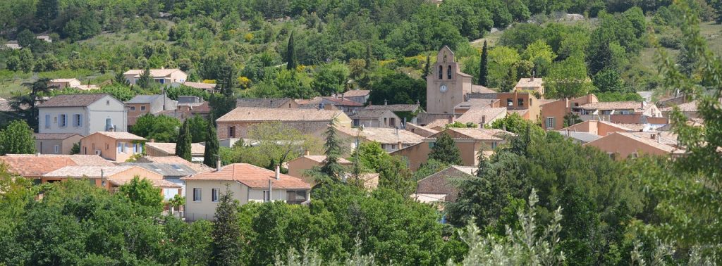 Travel Guide to Flassan: welcome in Provence
