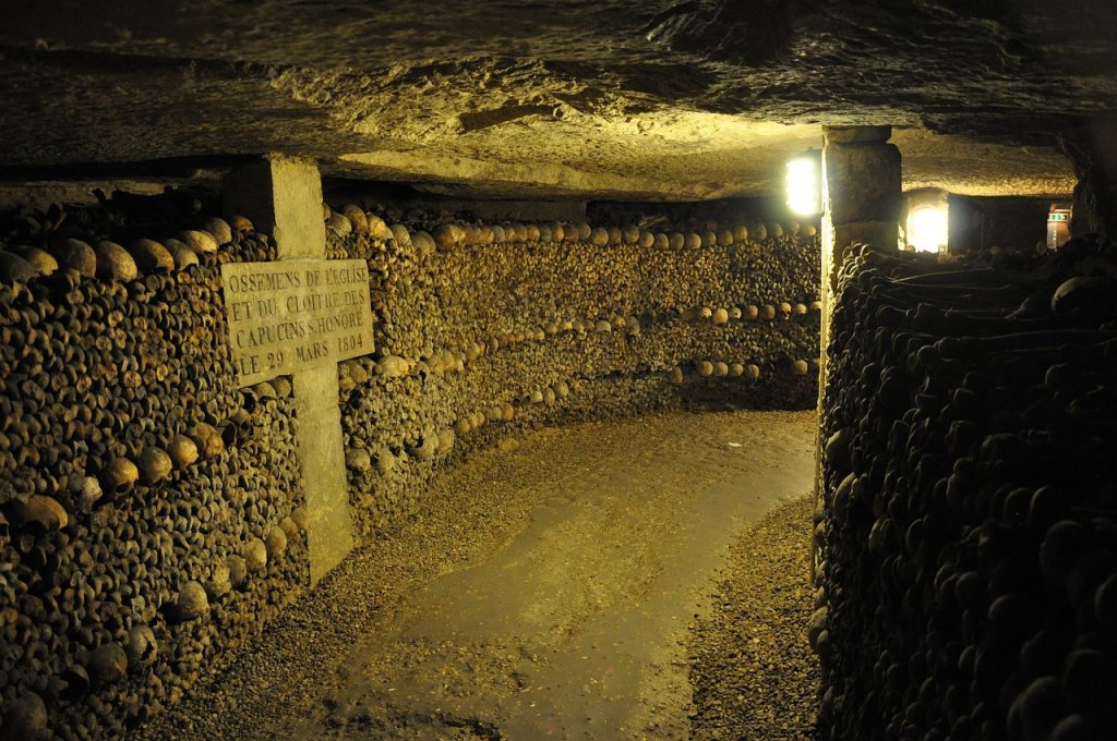 Exploring the mystique of the Paris Catacombs: a complete guide for visitors Paris Catacombs | Best tips to visit this mystique attraction